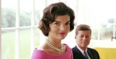 Natalie Portman jako Jackie Kennedy