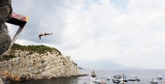 Rosjanin skoczył jak nikt wcześniej w Red Bull Cliff Diving na Ukrainie Rosjanin skoczył jak nikt wcześniej w Red Bull Cliff Diving na Ukrainie