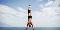 Rosjanin skoczy jak nikt wczeniej w Red Bull Cliff Diving na Ukrainie