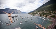 Rosjanin skoczył jak nikt wcześniej w Red Bull Cliff Diving na Ukrainie Rosjanin skoczył jak nikt wcześniej w Red Bull Cliff Diving na Ukrainie