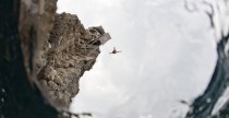 Rosjanin skoczy jak nikt wczeniej w Red Bull Cliff Diving na Ukrainie