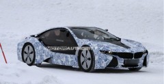 BMW i8 uchwycone na kole podbiegunowym