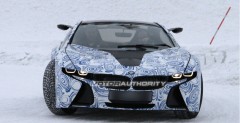 Wideo: BMW i8 oraz i3 driftuj na lodzie