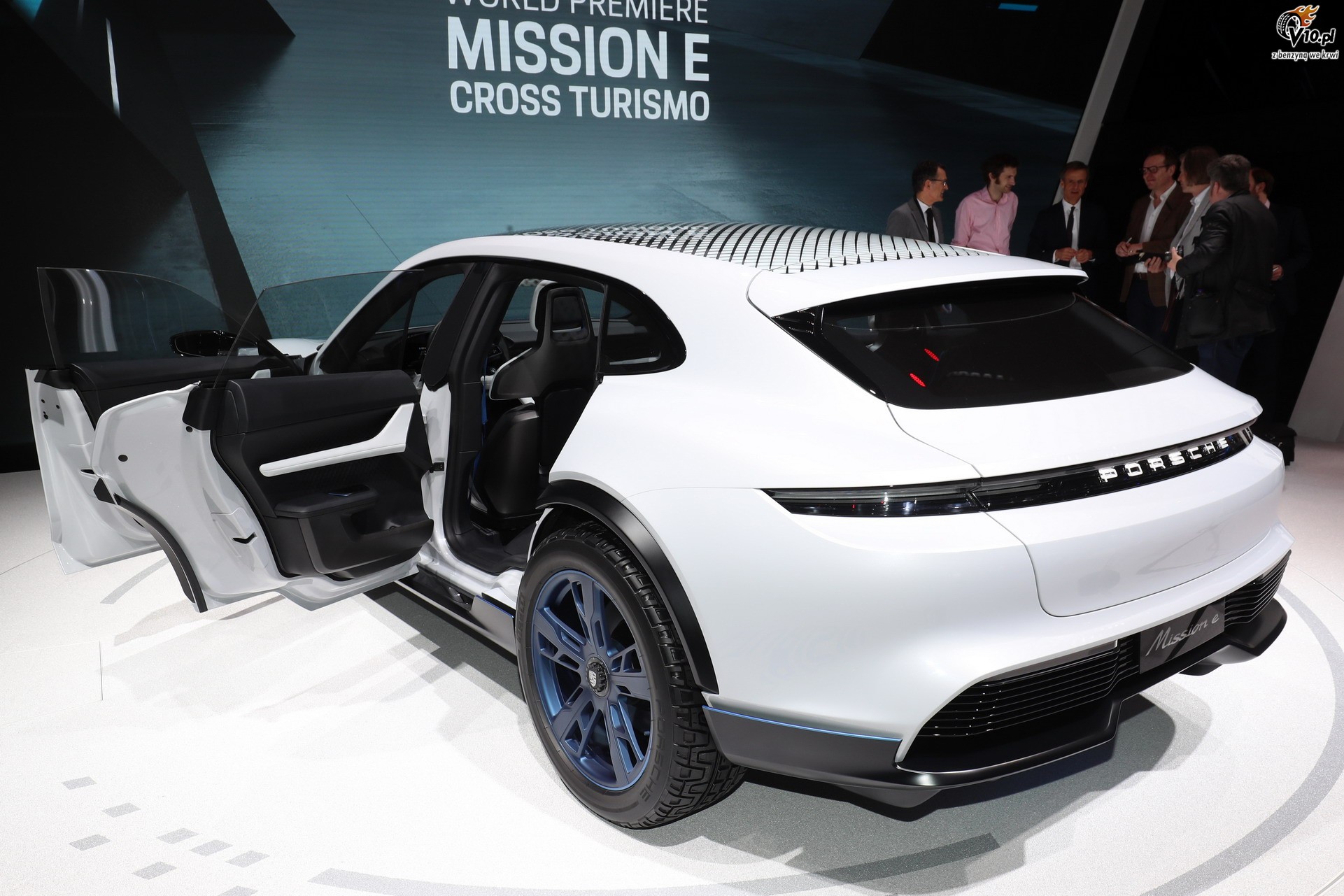 Porsche Mission E Cross Turismo