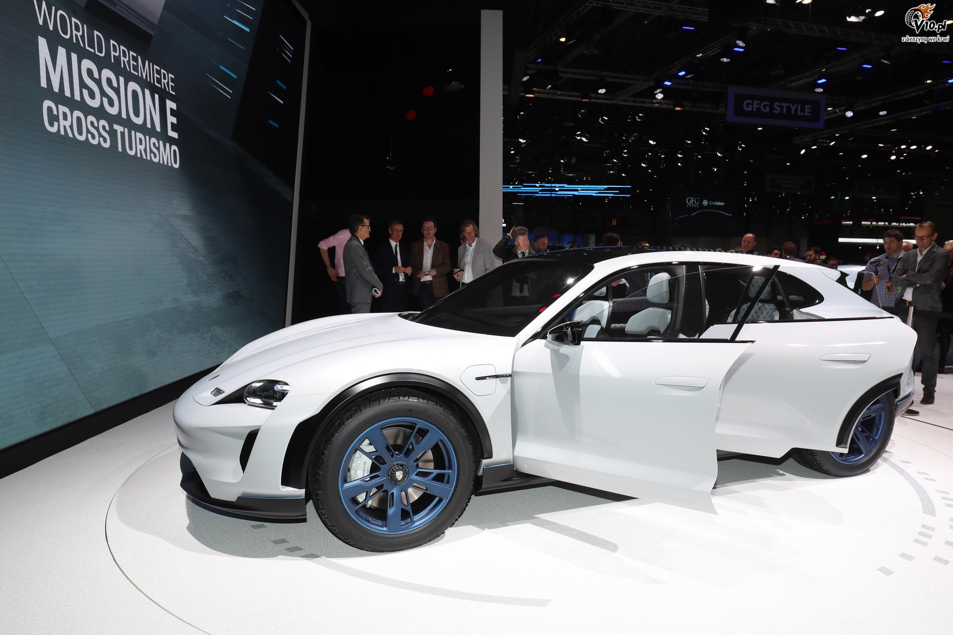 Porsche Mission E Cross Turismo