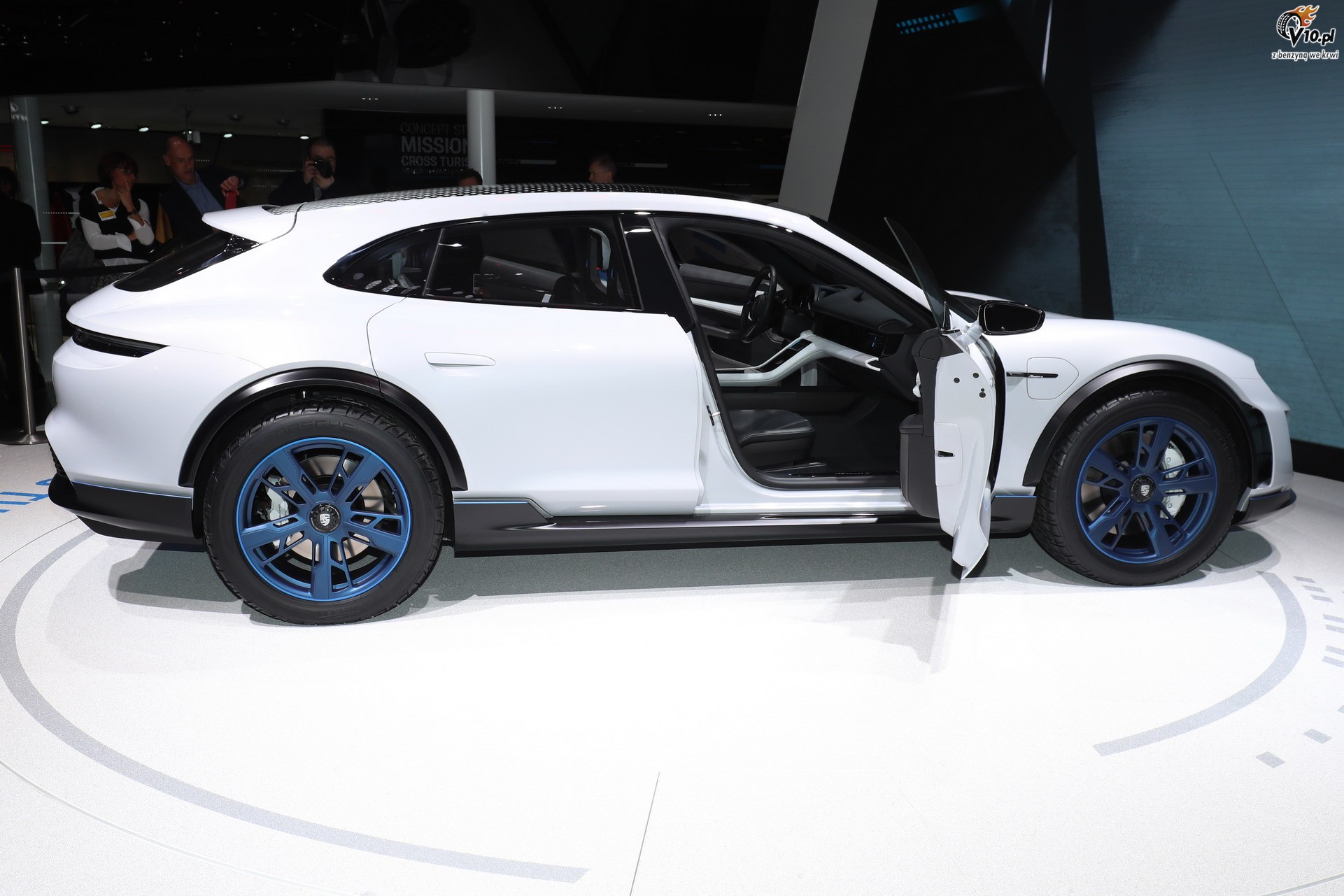 Porsche Mission E Cross Turismo