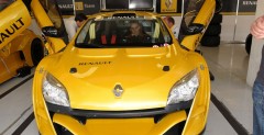Kubica jedzi Renault Megane Trophy po torze wycigowym we Woszech
