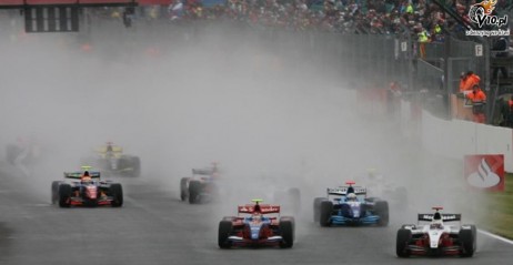Podczas wycigu serii GP2 warunki atmosferyczne byy koszmarne
