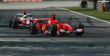 Michael Schumacher na wejciu w Variante della Roggia