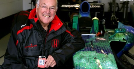 Murray Walker: Hamiltona zgubi� brak do�wiadczenia
