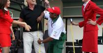 Richard Branson, Tony Fernandes i stewardessy