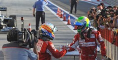 Kierowcy Ferrari cieszcy si ze zwycistwa w GP Bahrajnu