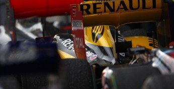 Bolid Renault po testach zderzeniowych