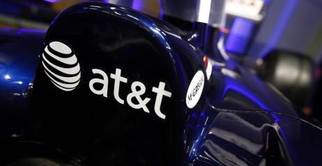 AT&T - byy sponsor tytularny Williamsa - docza do Red Bulla