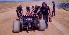 F1 po amerykasku, czyli bolid na piaszczystych bezdroach Teksasu - wideo+galeria