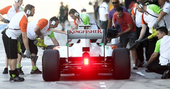 Testy dla młodych kierowców w Abu Zabi - dzień pierwszy