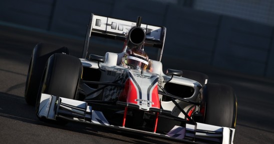 Testy dla młodych kierowców w Abu Zabi - dzień pierwszy