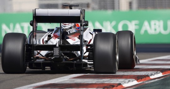 Testy dla młodych kierowców w Abu Zabi - dzień pierwszy