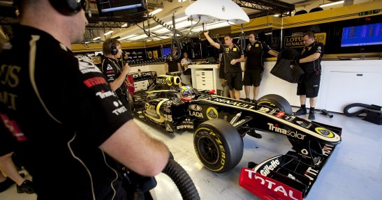 Testy dla młodych kierowców w Abu Zabi - dzień pierwszy