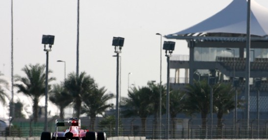 Testy dla młodych kierowców w Abu Zabi - dzień pierwszy