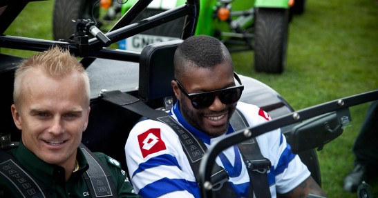 Spotkanie stajni Caterham z drużyną Queen Park Rangers