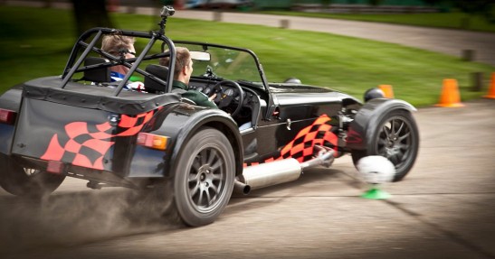 Spotkanie stajni Caterham z drużyną Queen Park Rangers