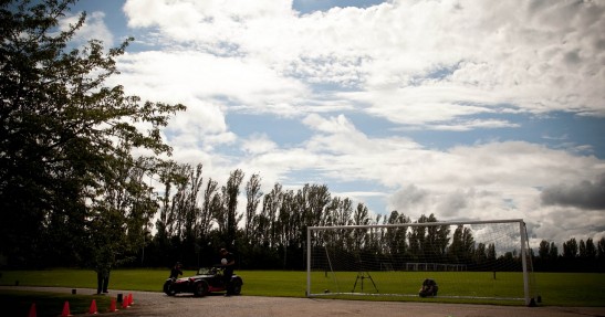 Spotkanie stajni Caterham z drużyną Queen Park Rangers