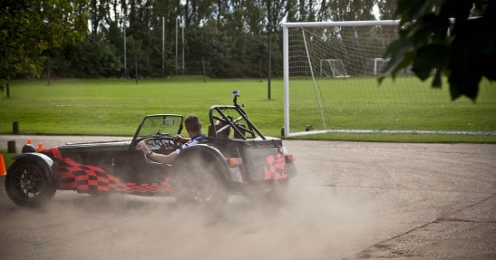 Spotkanie stajni Caterham z drużyną Queen Park Rangers