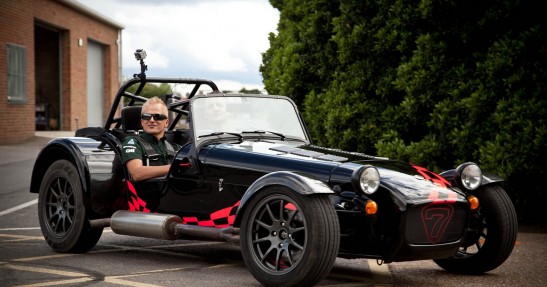 Spotkanie stajni Caterham z drużyną Queen Park Rangers