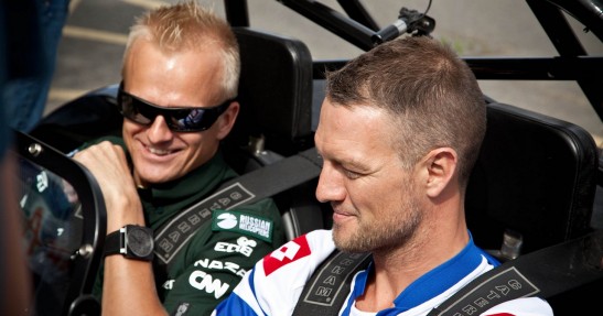 Spotkanie stajni Caterham z drużyną Queen Park Rangers