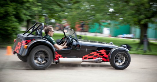 Spotkanie stajni Caterham z drużyną Queen Park Rangers