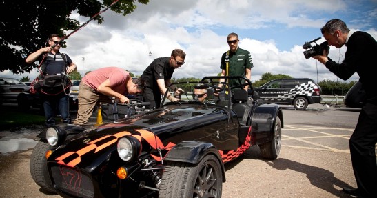 Spotkanie stajni Caterham z drużyną Queen Park Rangers