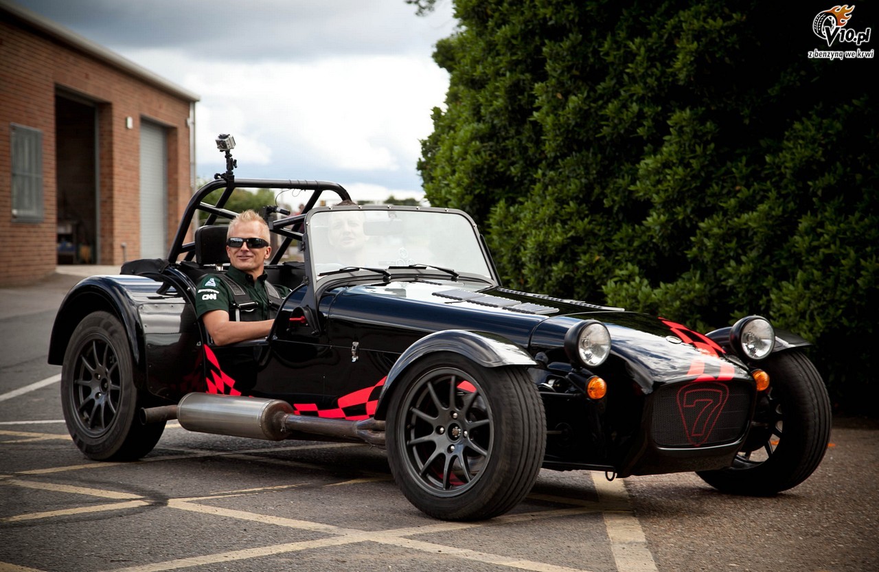 Spotkanie stajni Caterham z druyn Queen Park Rangers