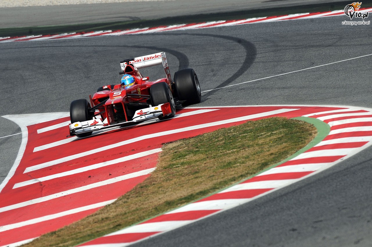 Alonso studzi nastroje rozpaczy i wzywa Ferrari do ataku
