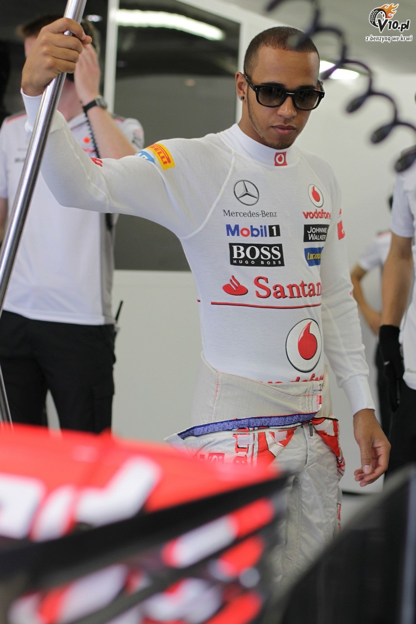 Hamilton na dywaniku u sdziw, ale unikn kary