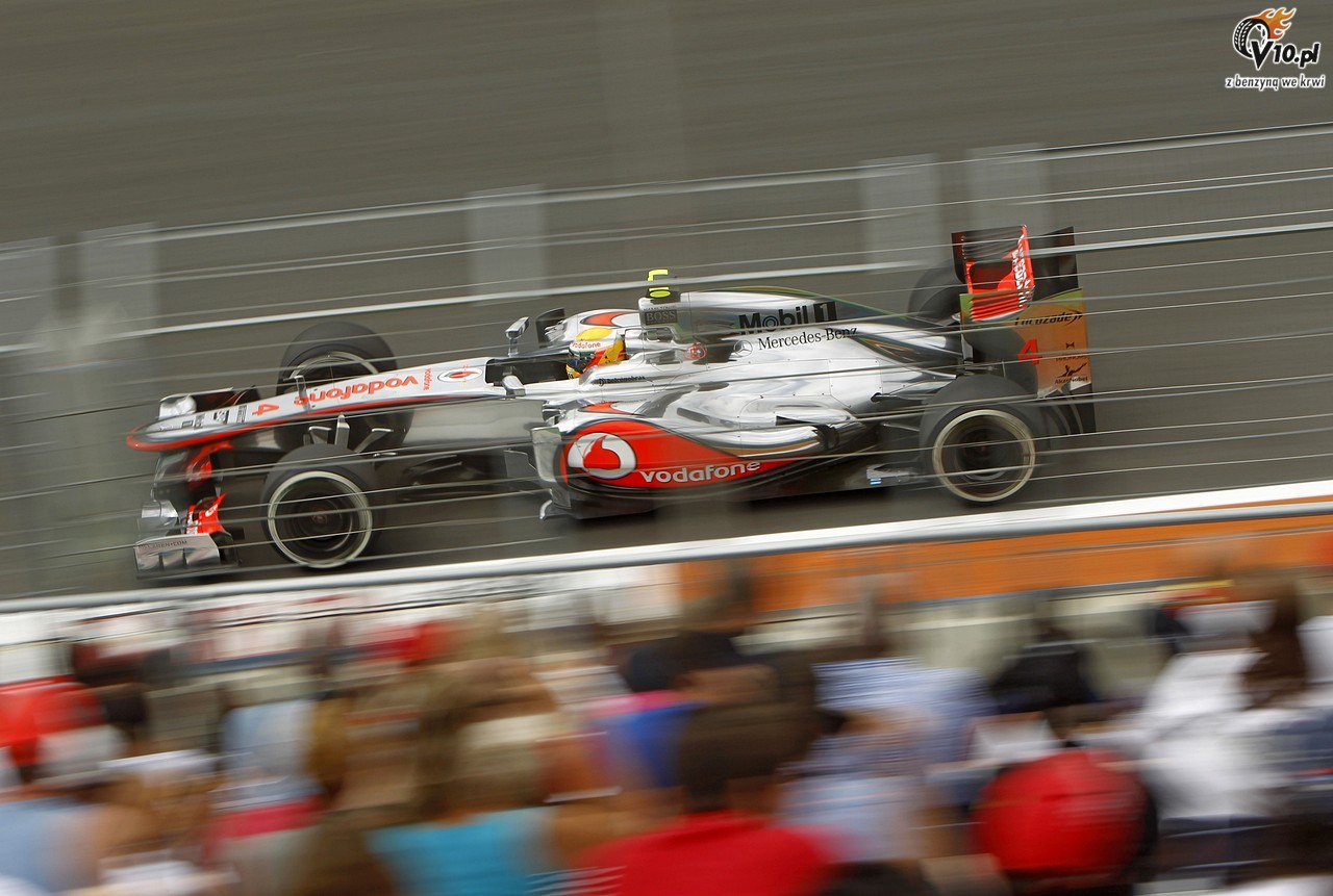 Hamilton na dywaniku u sdziw, ale unikn kary