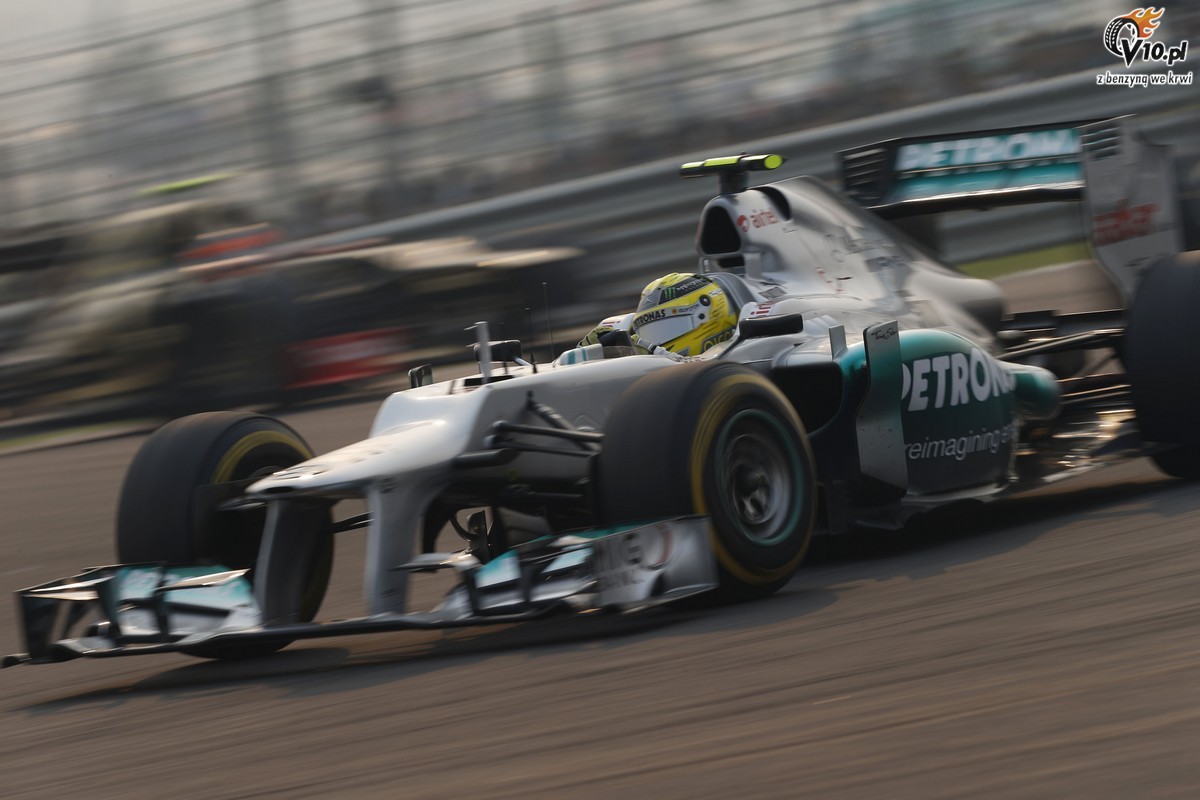 Hamilton niezmartwiony form Mercedesa