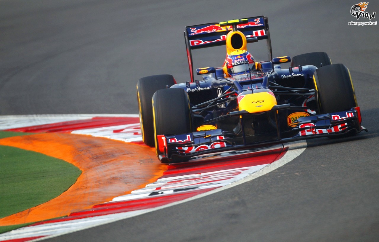 Hamilton skonsternowany kiepskim startem, Button zdar opony