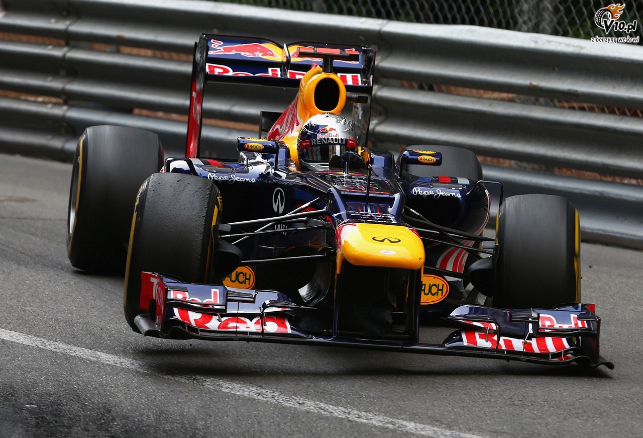Webber wcieky na zamieszanie z legalnoci podogi Red Bulla