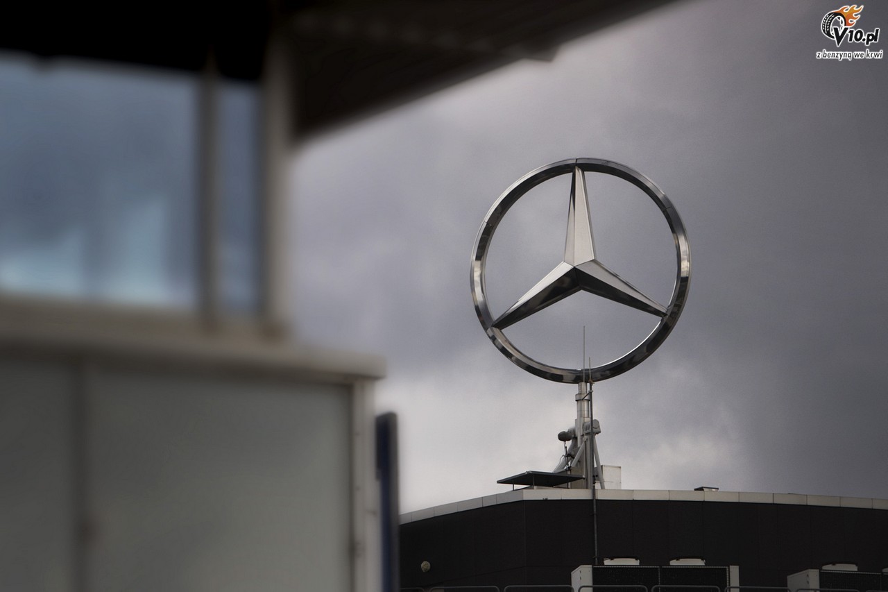 Mercedes: Odstajemy o p sekundy