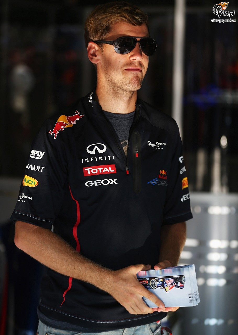 GP Singapuru - 2. trening: Vettel nie oddaje pierwszego miejsca