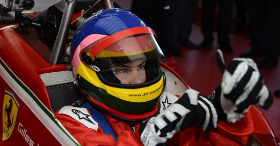 Jacques Villeneuve w Ferrari 312 T4 ojca Gillesa