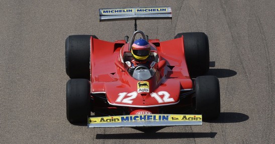 Jacques Villeneuve w Ferrari 312 T4 ojca Gillesa