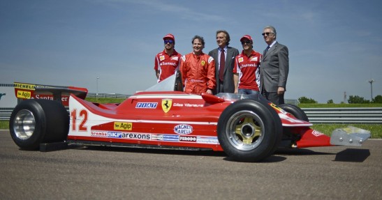Jacques Villeneuve w Ferrari 312 T4 ojca Gillesa