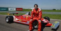 Jacques Villeneuve w Ferrari 312 T4 ojca Gillesa