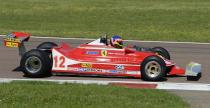 Jacques Villeneuve w Ferrari 312 T4 ojca Gillesa