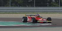 Jacques Villeneuve w Ferrari 312 T4 ojca Gillesa