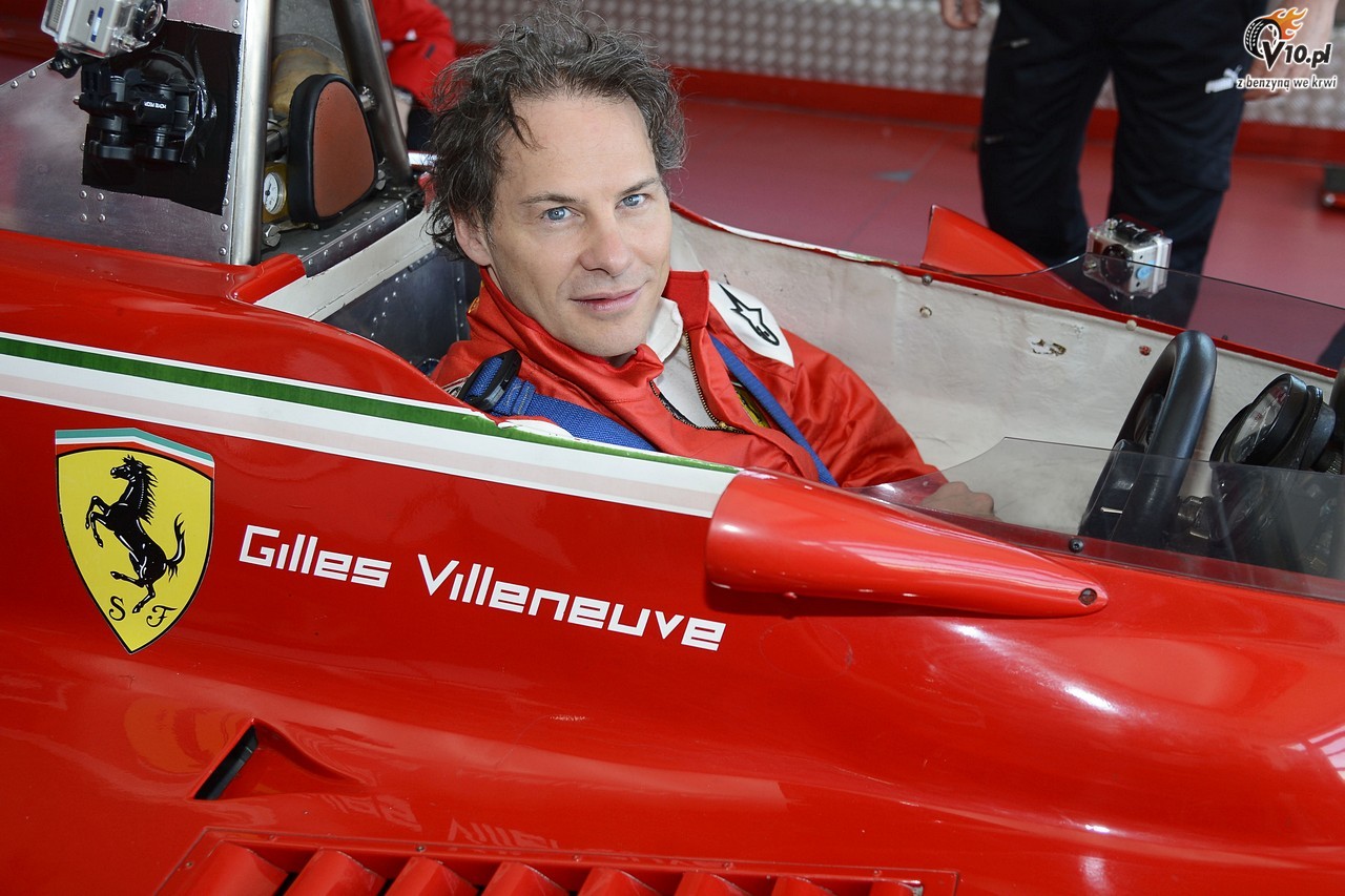 Jacques Villeneuve w Ferrari 312 T4 ojca Gillesa