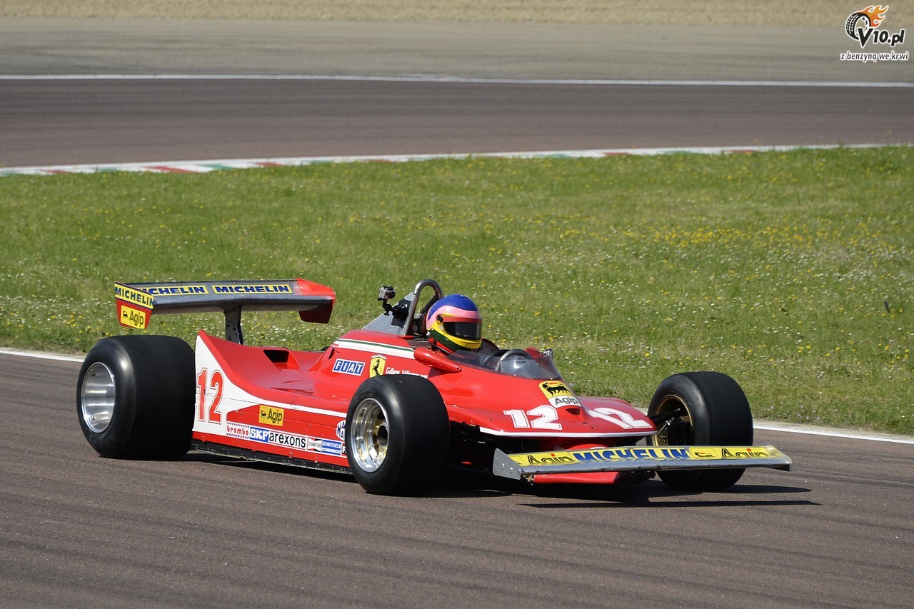 Jacques Villeneuve w Ferrari 312 T4 ojca Gillesa