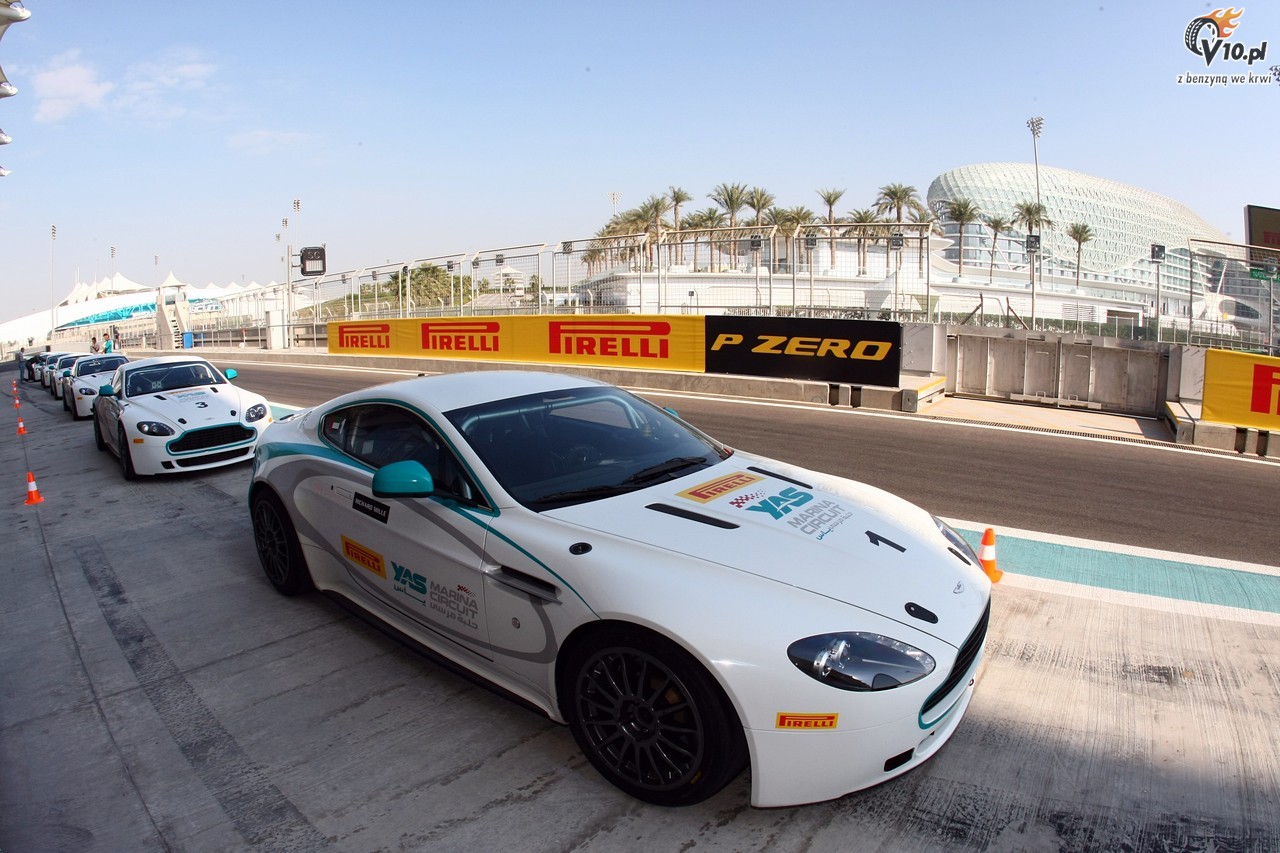Pirelli rozpoczyna sezon 2012